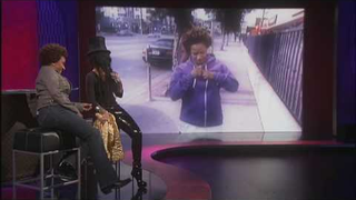 Inspired By Erykah Badu, Wanda Sykes Takes A "Middle Seat"